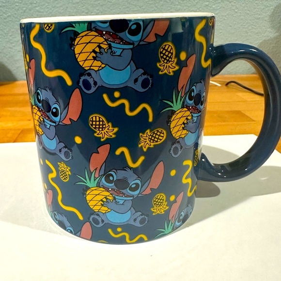 Disney Stitch Mug -20 oz - Picture 1 of 3